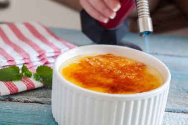 Creme Brulee mavi oyun tahtası