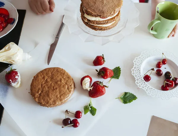 Naked Layer Cake — Stock Photo, Image