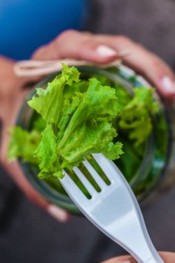 Lezzetli kavanoz salata