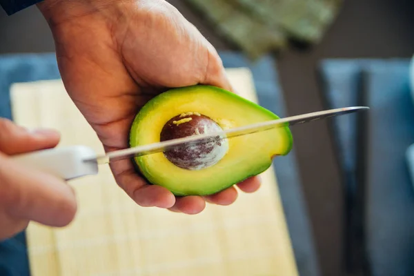 Avocado Being Cut — Stock Photo, Image
