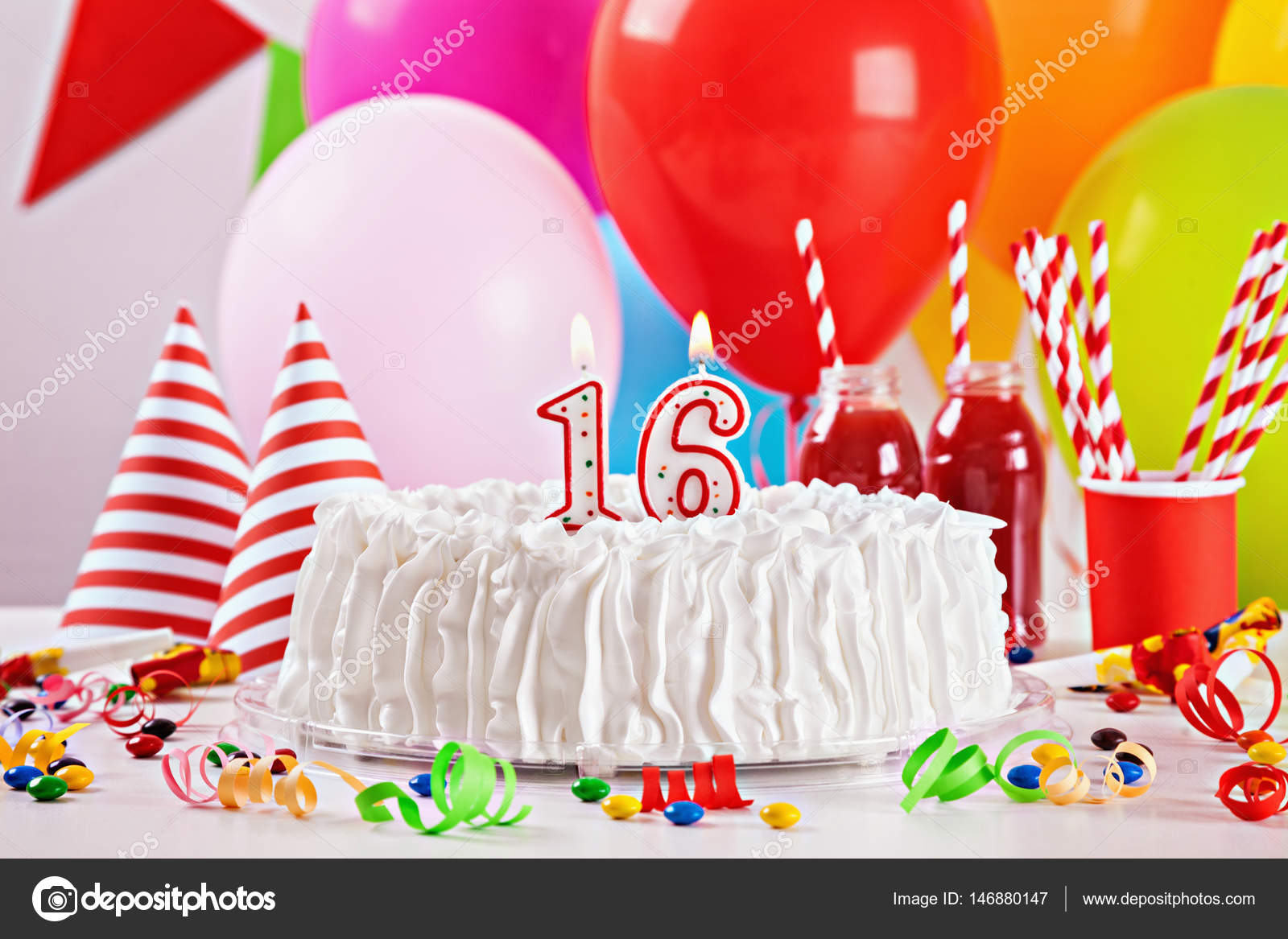 Gateau D Anniversaire Et Decoration Image Libre De Droit Par Natashaphoto C