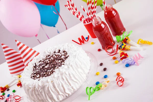 Bolo de festa de aniversário — Fotografia de Stock