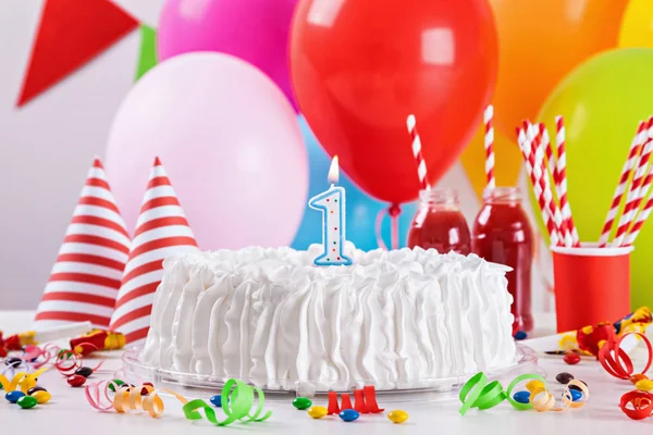 Birthday Cake And Decoration — Stock Photo, Image