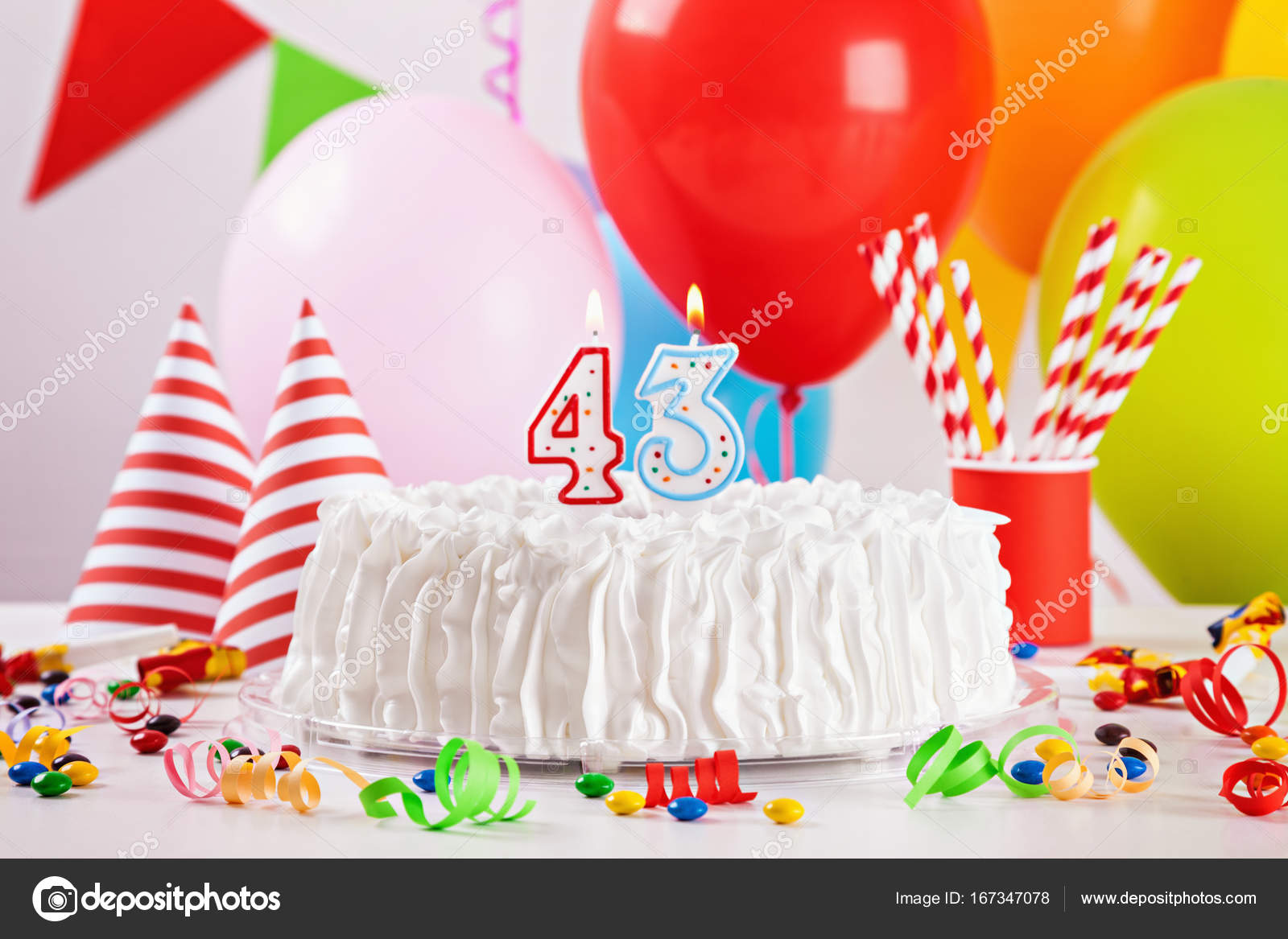Gateau D Anniversaire Et Decoration Photographie Natashaphoto C Gateau D Anniversaire Et Decoration Photographie Natashaphoto C
