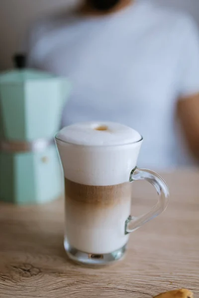 Membuat Latte Macchiato — Stok Foto