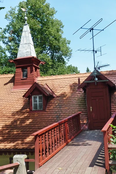 Typický dům nedaleko zámku Konopiště, Česká republika — Stock fotografie