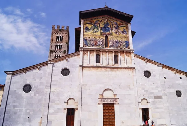 Facciata Basilica di San Frediano, Lucca, Toscana, Italia — Foto Stock