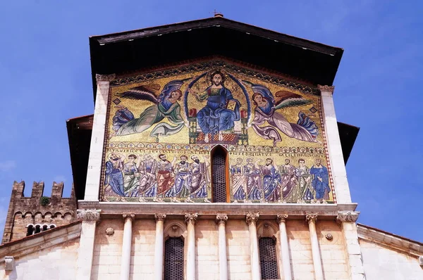 Dettaglio Basilica di San Frediano, Lucca, Toscana, Italia — Foto Stock