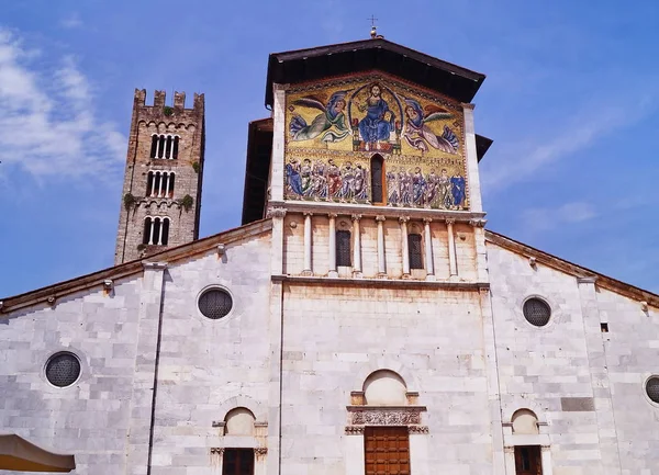 Fachada da Basílica de San Frediano, Lucca, Toscana, Itália — Fotografia de Stock