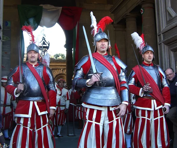 กองทัพม้าของมากิ เทศกาลฟลอเรนซ์แบบดั้งเดิมของเอพิฟานี่ อิตาลี — ภาพถ่ายสต็อก