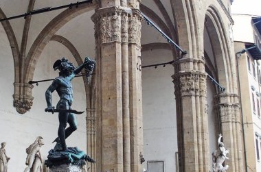 Perseus Loggia dei Lanzi, Florence, Signoria Meydanı Medusa kafası ile