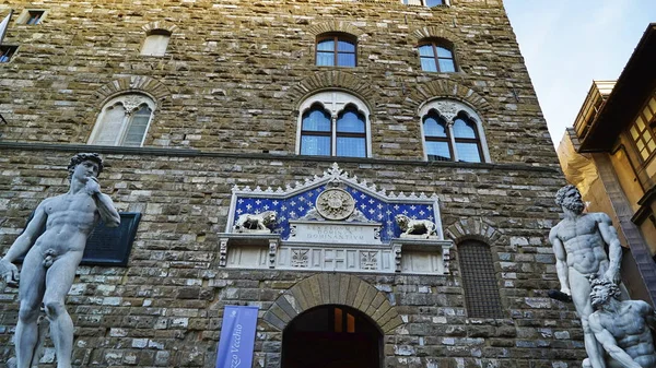 Ingang van het Palazzo Vecchio, Signoria plein, Florence — Stockfoto