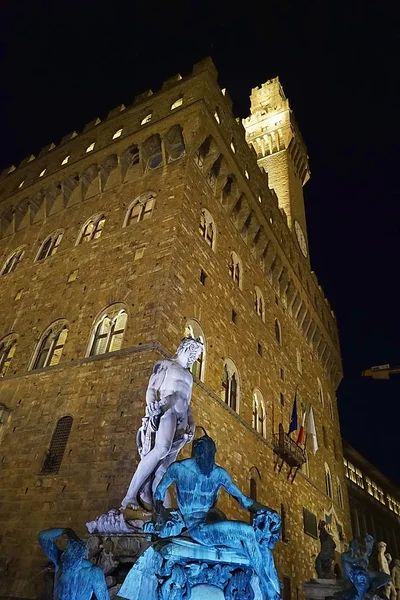 Fuente de Neptuno por la noche en Florencia —  Fotos de Stock