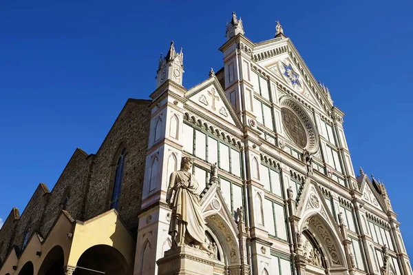 Staty av Dante Alighieri, i Santa Croce torget, Florens — Stockfoto