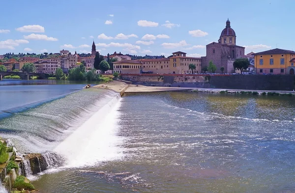 Sungai Arno di Florence, Santa Rosa weir — Stok Foto