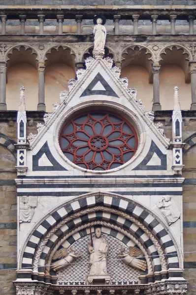 Dettaglio della chiesa di San Paolo, Pistoia — Foto Stock