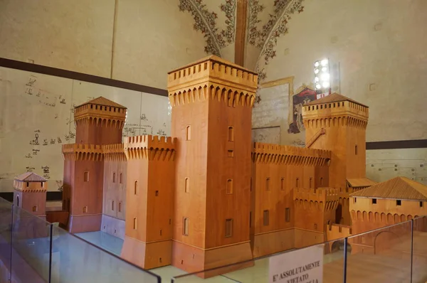 埃斯特城堡在费拉拉古木制模型 — 图库照片