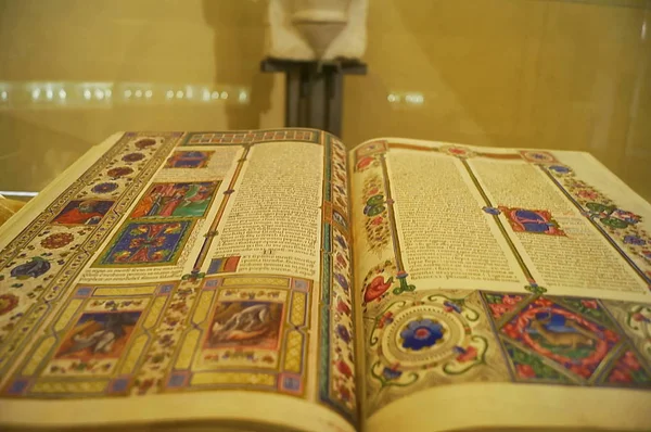 Ancient illuminated manuscript in the museum of the Este Castle in Ferrara — Stock Photo, Image