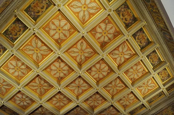 Plafond de la chambre Hector et Andromache dans le château d'Este à Ferrare — Photo