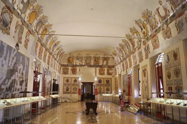 Erby místnosti v zámku Este Ferrara — Stock fotografie