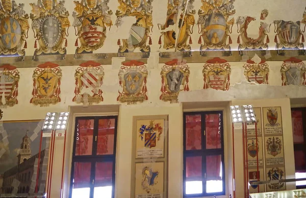 Az Este vár a Ferrara címer szoba — Stock Fotó