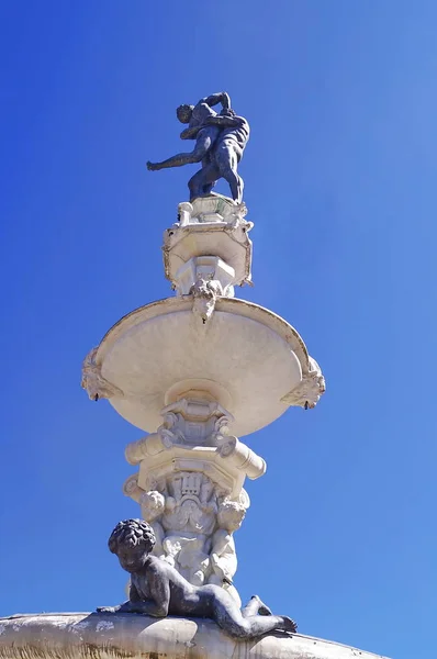 Particolare della fontana di Ercole e Anteo nel giardino della Villa Reale di Castello — Foto Stock