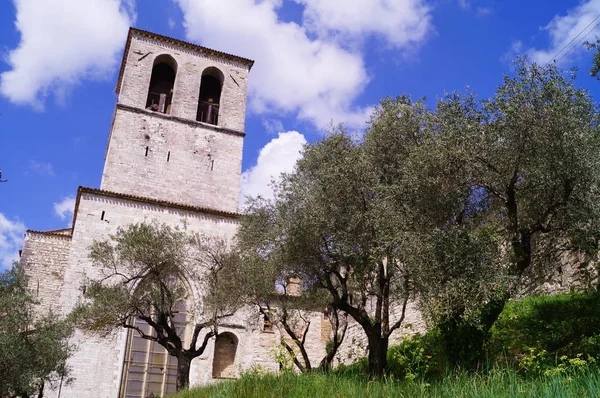 Gubbio의 대성당의 종 루 — 스톡 사진