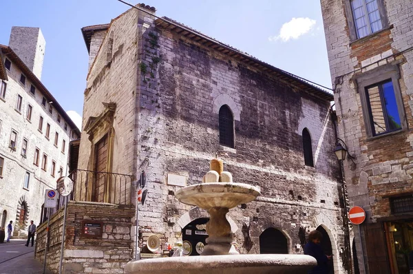 Fontanna szaleńców, Gubbio — Zdjęcie stockowe