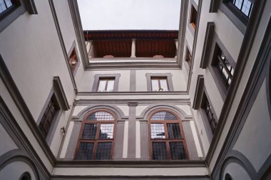 Floransa'da Merkezi eski bir saray avlusu