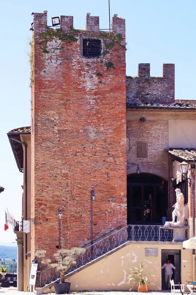 Torre cerca de la catedral, San Miniato — Foto de Stock