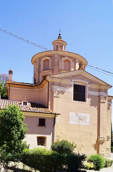 Kutsal haç, San Miniato, kilisenin kubbesi — Stok fotoğraf