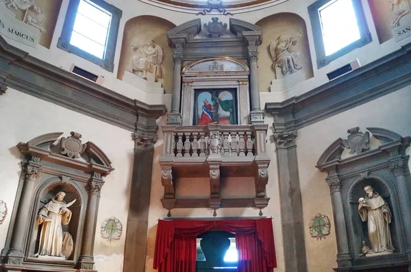 Interior da Igreja do Santo Crucifixo, San Miniato — Fotografia de Stock