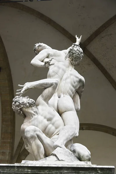 Die Vergewaltigung der Sabine, der Loggia dei lanzi, der Florenz — Stockfoto