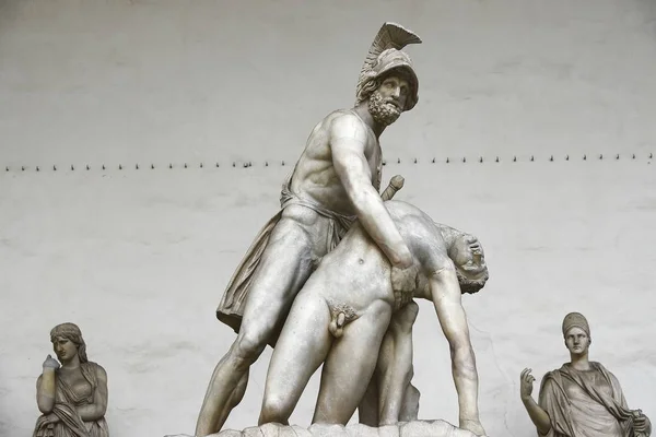 Menelao apoyando el cuerpo de Patroclo, en la Loggia dei Lanzi, Florencia — Foto de Stock