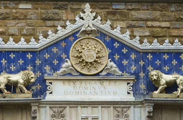 Edificio all'ingresso di Palazzo Vecchio, Firenze — Foto Stock