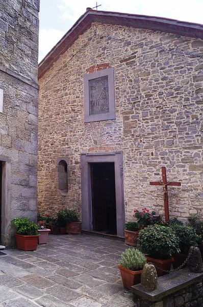 Μικρή Εκκλησία Στο Χωριό Moggiona Τοσκάνη Ιταλία — Φωτογραφία Αρχείου