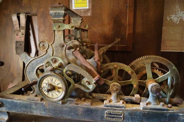 Mecanismo Antigua Torre Del Reloj Del Castillo Los Condes Guidi — Foto de Stock