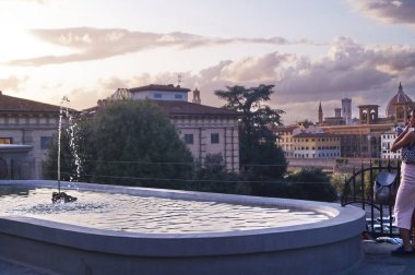İtalya Floransa 'da Aziz Niklas Kulesi' nin dibinde hamam.