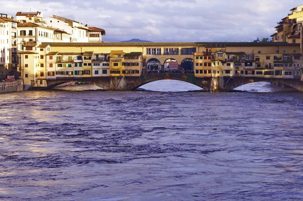 Opuchlá Řeka Arno Florencii Itálie — Stock fotografie