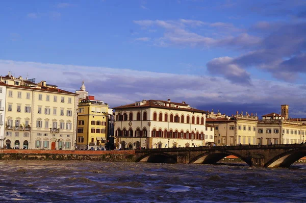 Opuchlá Řeka Arno Florencii Itálie — Stock fotografie