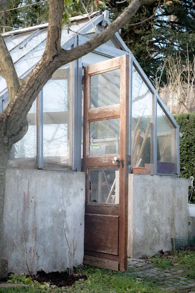 Une Serre Jardin Avec Porte Ouverte Plantes Pot Intérieur — Photo