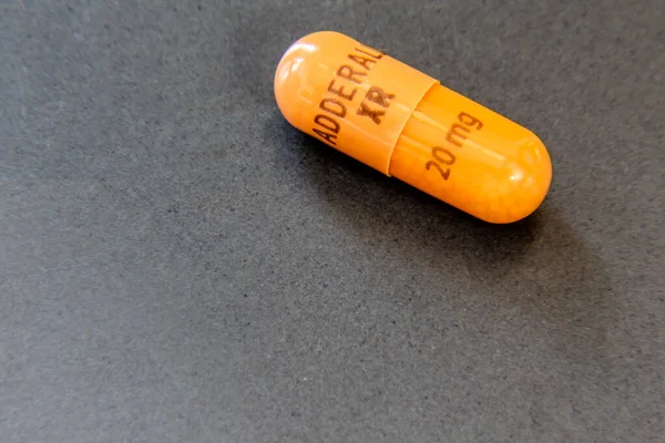 Uyarıcı Adderall Xr 'in tek kapsülü, 20 mg.