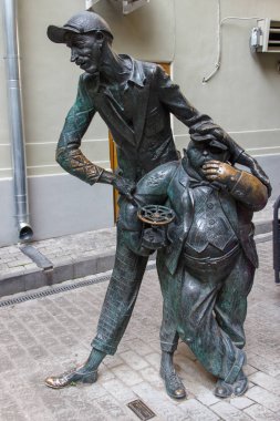Moskova, Rusya - 12 Eylül 2016: Fagot Anıtı ve Hippo kedisi Mikhail Bulgakov Müzesi yakınlarında.