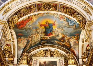 St. Petersburg, Rusya - 10 Eylül 2016: St. Petersburg 'daki St. Isaac Katedrali' nin içindeki azizler, ikonlar ve duvar resimleri.