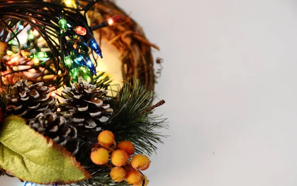 Feliz Navidad Año Nuevo Luces Multicolores Guirnaldas Corona Navidad Bolas — Foto de Stock