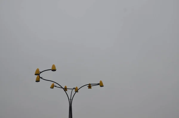 Texturas Fondos Parque Sobre Fondo Cielo Gris Una Hermosa Lámpara —  Fotos de Stock