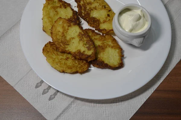 Cucina Casalinga Sul Sale Piatto Bianco Con Acquolina Bocca Deliziose — Foto Stock