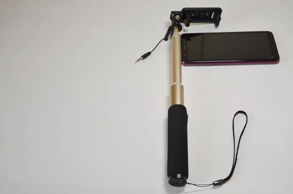 Set Pour Blogueur Sur Fond Blanc Smartphone Selfie Stick Pour — Photo