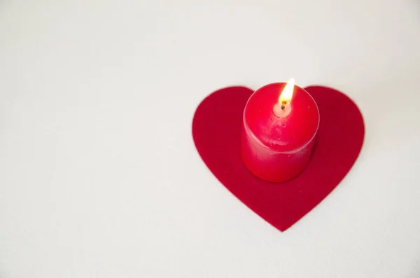 Валентинів День Білому Тлі Червона Свічка Чуттєве Серце — стокове фото