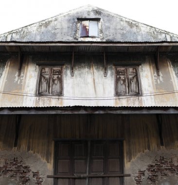 Açık site eski ambar terk